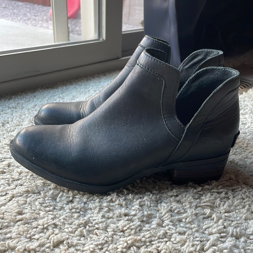 Sorel Lola booties
